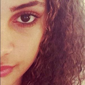 Meet your Posher, Debora